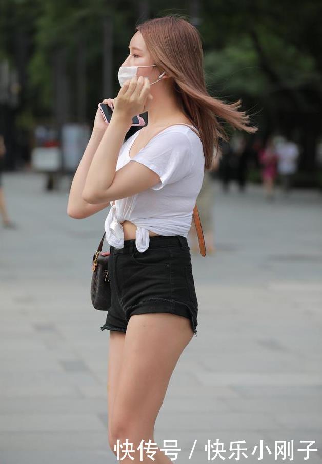 夏季|微胖女人最好!男朋友应该不缺,我真的想去帮她穿上外套