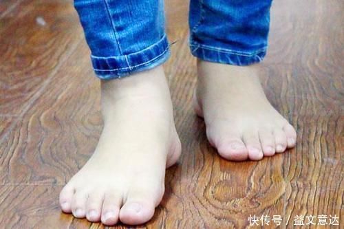 地筋|脚底有条养肝筋，每天揉一揉，疏肝气、排肝毒，补气强身易长寿