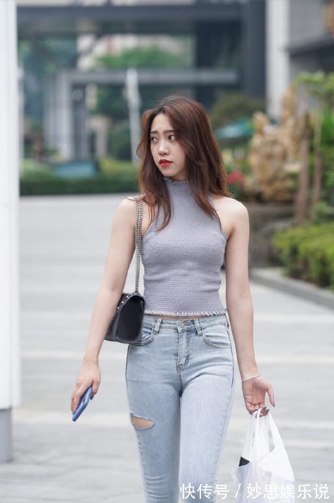 吊带","m":"9f3ba9d6bbe7fd9a3d0b1e1ef130aa14b0c7cfd","nlabel":"stat_3050542030:zm.news.so.com:U3VubnnogYrml6XlrZA=,pageType_zmt,glevel_3","ntag":"tfashion;sfashion_时尚;kfashion_1:牛仔裤;cfashion_P:时尚:时尚搭配:服装搭配