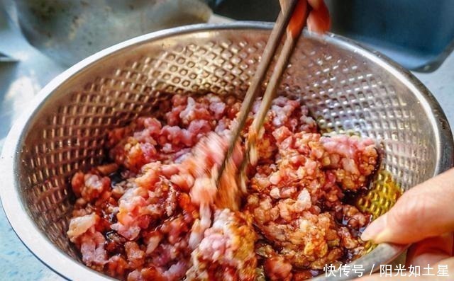 好多人|调饺子馅，多加1味料，味道倍儿棒，但有好多人却不知，可惜了！