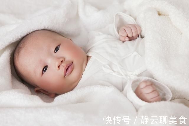 宝妈|宝宝为什么经常紧握“拳头”宝妈需要知道的几种“手语”
