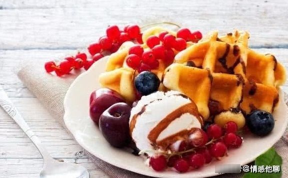 胎儿|怀孕期间,为了自己和胎儿着想,晚上尽量“不要吃”3种食物!