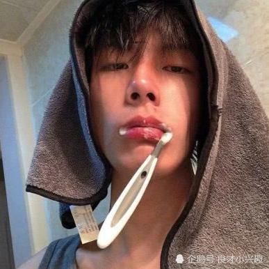 你的嘴巴总是“臭烘烘”的平时注意3小事,让你不自觉散发糖果味