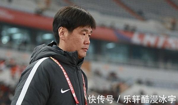李霄鹏|国足连收两大喜讯,李霄鹏首胜在即,大年初一给全国人民拜年