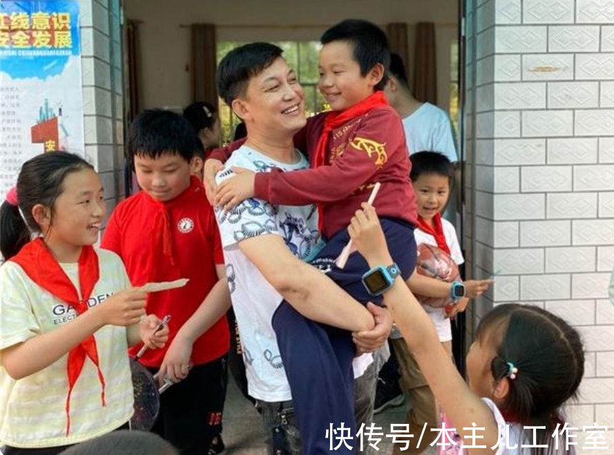 “村长”李锐：拜师侯耀华，娶实习生，对奶奶的爱没有遗憾