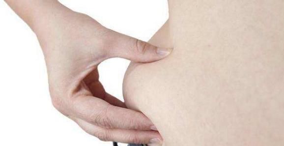 宫寒|女性常用花椒敷2处,不出30天,子宫变暖,赘肉也慢慢变少!