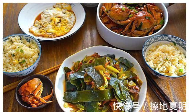 菠菜|米饭二次加热会“致癌”?医生提醒:这5种食物,最好别加热