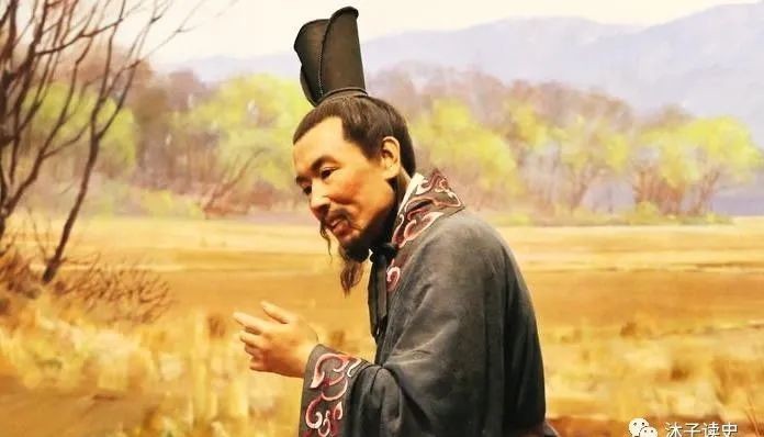 平民百姓|西汉这位官员因为太优秀被皇帝腰斩，鹤立鸡群的真正含义了解吗？