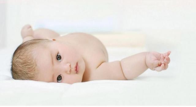 湿疹|区分宝宝是湿疹还是痱子 看这几招就知道了 尤其是第四招很重