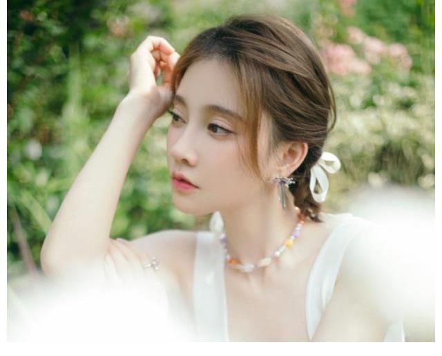 佛系少女|唱歌跳舞综艺全面上升,冯提莫今非昔比不断蜕变,晋升全能少女