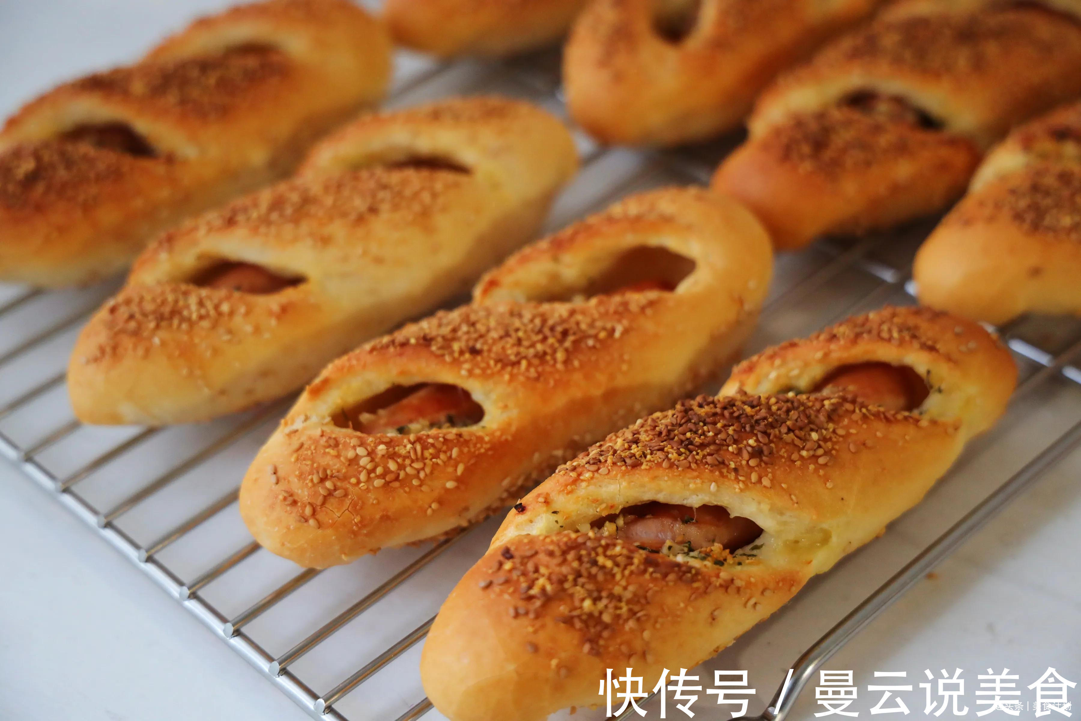 最近迷上了一款早餐面包,不用揉出膜,简单易做,关键超好吃