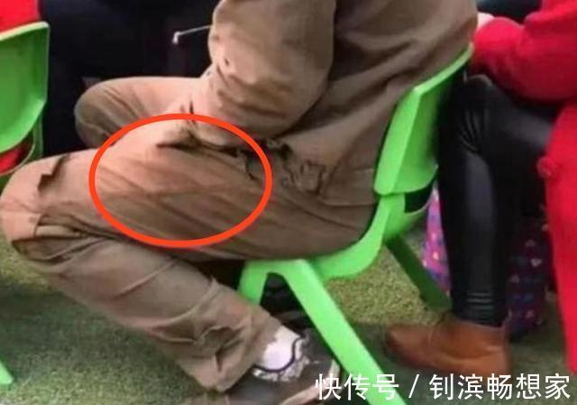 超短裙|参加家长会,父母别穿两类衣服,你出足了风头,孩子却吃够了苦头