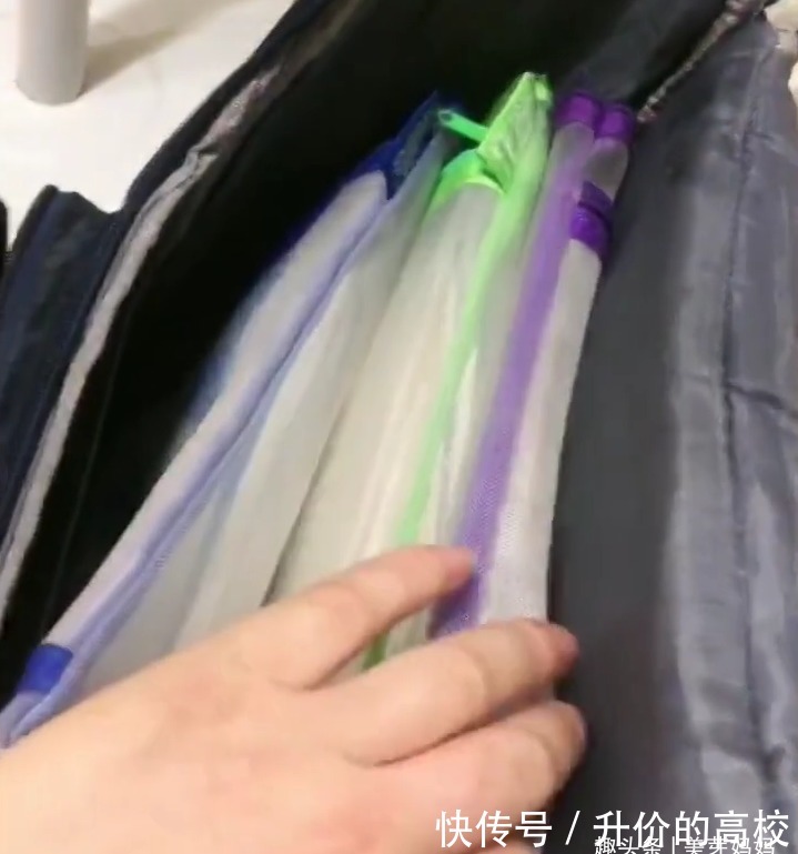 孩子|妈妈对比兄妹的书包,本以为妹妹能争气,却把妈妈气到上火