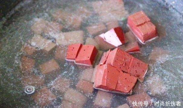 猪血|炒猪血时,最忌直接下锅,多做1步,猪血滑嫩不腥,很好吃