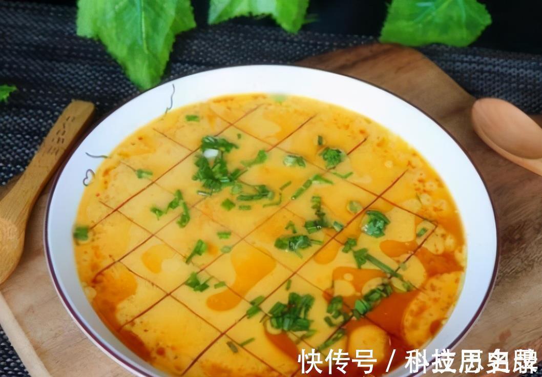 蒸鸡蛋羹,切记别直接加水!教你这5个妙招,蛋羹嫩滑美味无气孔