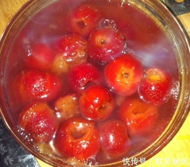 煮山楂加一物,隔天喝一碗,比泻药还排毒,肠道干净,体重2位数