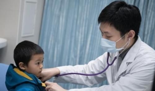 孩子|儿科医生:孩子睡前,常吃的4样食物别碰,容易积食不长个!