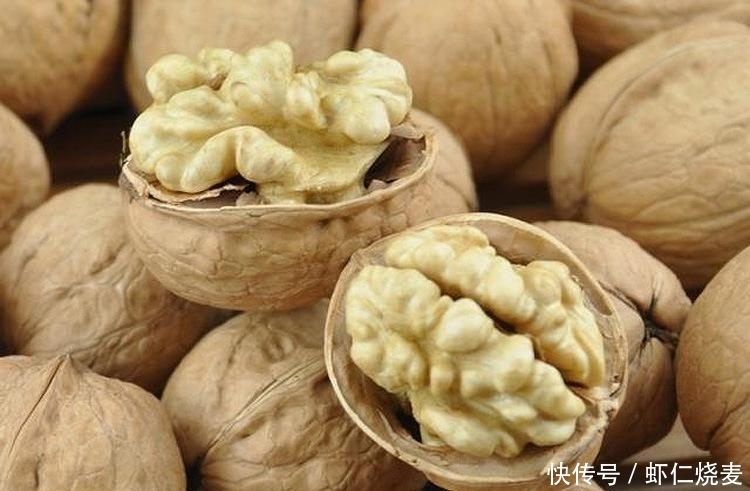 核桃应该早上吃还是晚上吃?很多人不清楚,今天告诉你正确答案