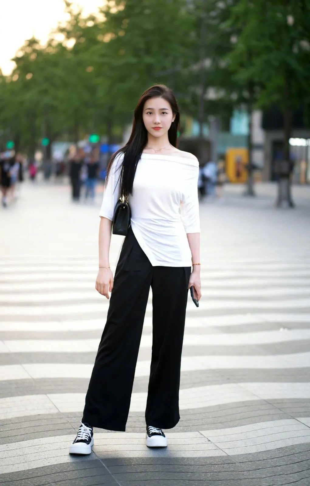 时尚|夏季必备“短袖”穿搭分享,青春活力,时尚减龄!