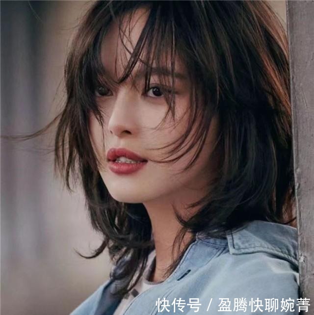 长发|女人过了48岁尽量别留长发、烫卷发!推荐这5款发型,太减龄