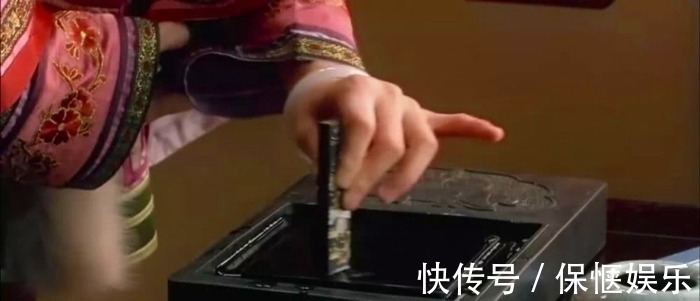 红笺#红叶黄花秋意晚,女主人公因悲秋而怀远,书信难寄玉泪滴落红笺淡