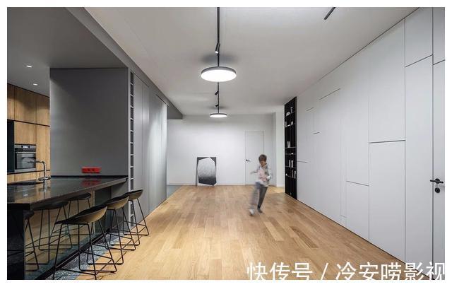 灰衣柜|250㎡,一家五口的梦幻游乐园,极简与色彩的完美碰撞!