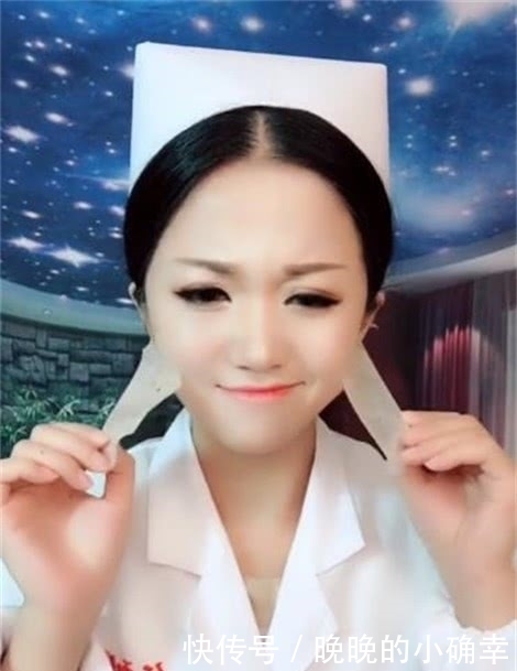 护士|护士姐姐失恋要卸妆,看到素颜后,网友:以后别化妆了,素颜更美