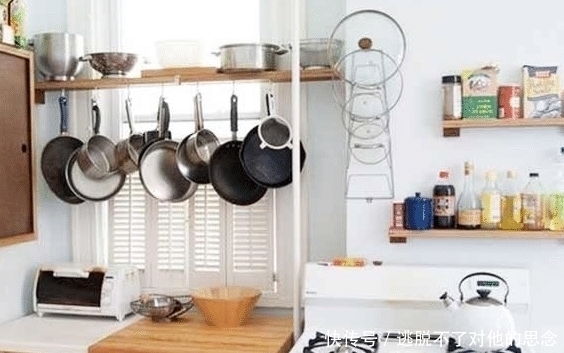 瓶瓶罐罐|等我买了房，厨房也要学她家这样设计，不到6㎡，收纳却很完美！!