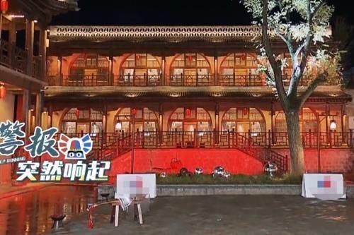 杨颖耍大牌不敬业?别人都急匆匆集合,就她一人搞特殊