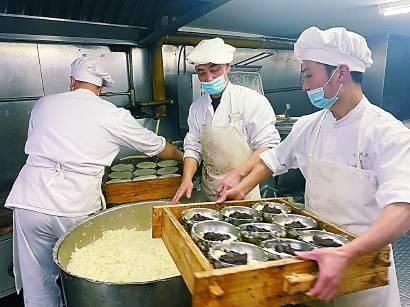 销售进入高峰 上海老字号限量款八宝饭被“秒杀”