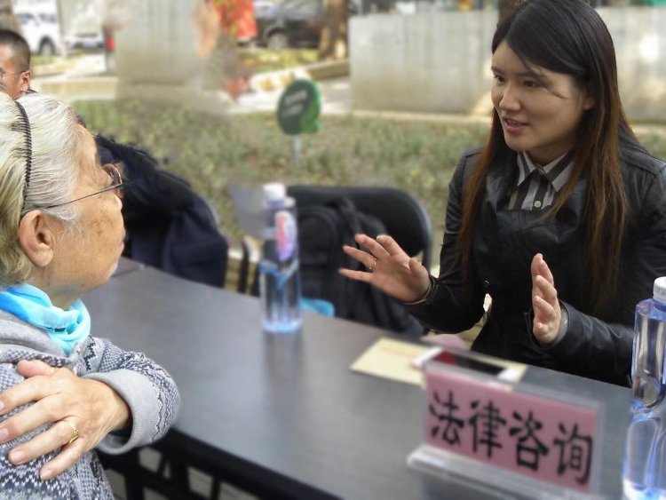 理想大学|央视《法律讲堂》栏目主讲人 —聊城姑娘崔淼为家乡高考学子送祝福