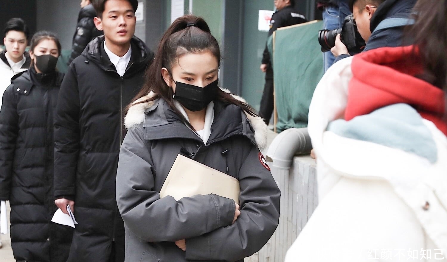 为什么艺考的女生都喜欢扎头发、不留刘海呢？内行人说出“真相”