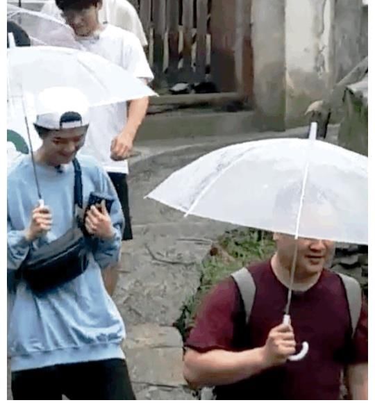 戰上海|鹿晗陳赫不錄跑男卻錄向往的生活，大褲衩保溫杯，隨性小鹿很討喜！