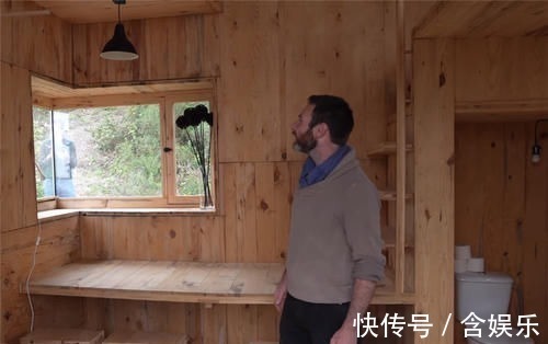 小菜园|他用40棵松树,在荒山野林建起小屋,屋顶种菜生活自给自足