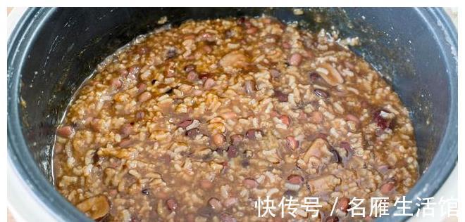 南瓜皮|秋季多给家人吃南瓜，润秋燥，补气血，这样做女人孩子都爱吃！