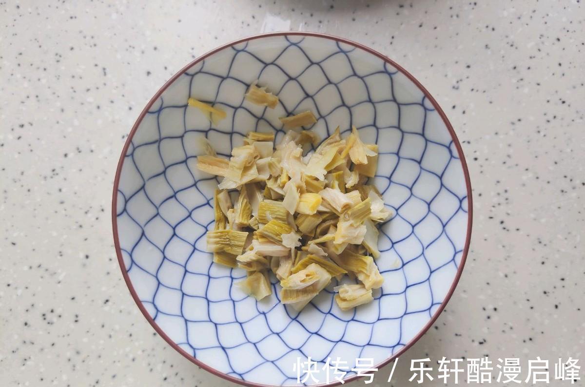 滋补|做排骨汤时放点“它”,解暑又滋补,隔三差五吃,轻松过夏