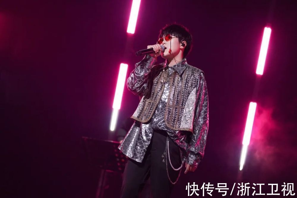 用音乐“穿越”时空，《闪光的乐队》磨合、重组碰撞出全新火花 蓝天下