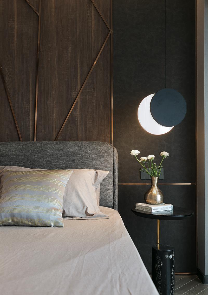 青年|单身女青年的家，客厅选择超大电视机，让客厅瞬间变成影音室