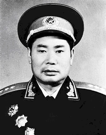 杨得志却|开国上将视察路上出车祸,部队要追究司机责任,他却坚决不同意