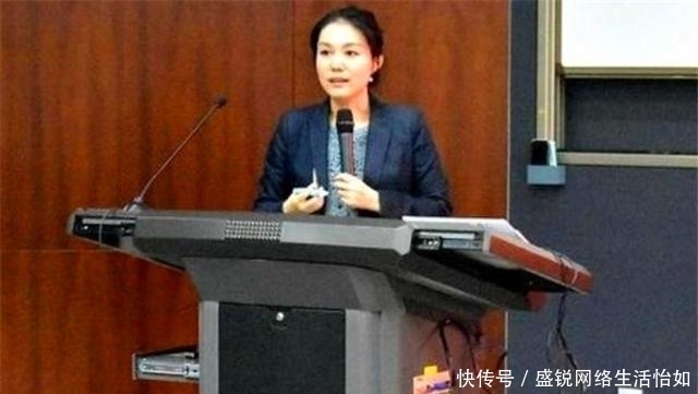 单身|北大美女教授史蛟：素颜上课座无虚席，如今33岁单身学生都着急