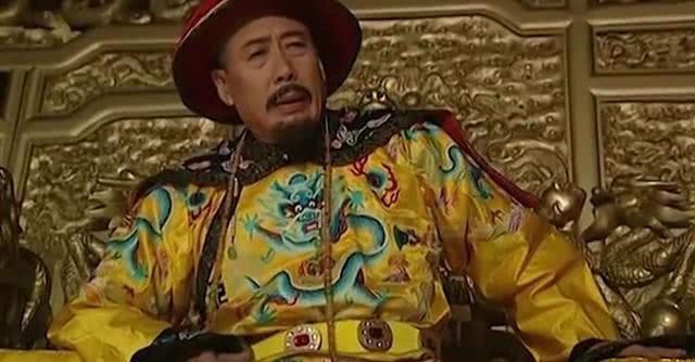 八阿哥胤禩|胤禵的寿礼被调包后,康熙为何不处置鄂伦岱?胤禩最需要的就是乱