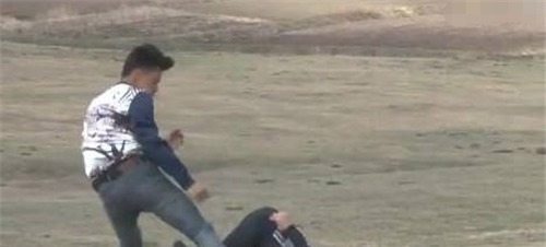 变形计|富二代参加《变形记》,卖掉金项链筹8万给穷爷爷治病,现怎样了