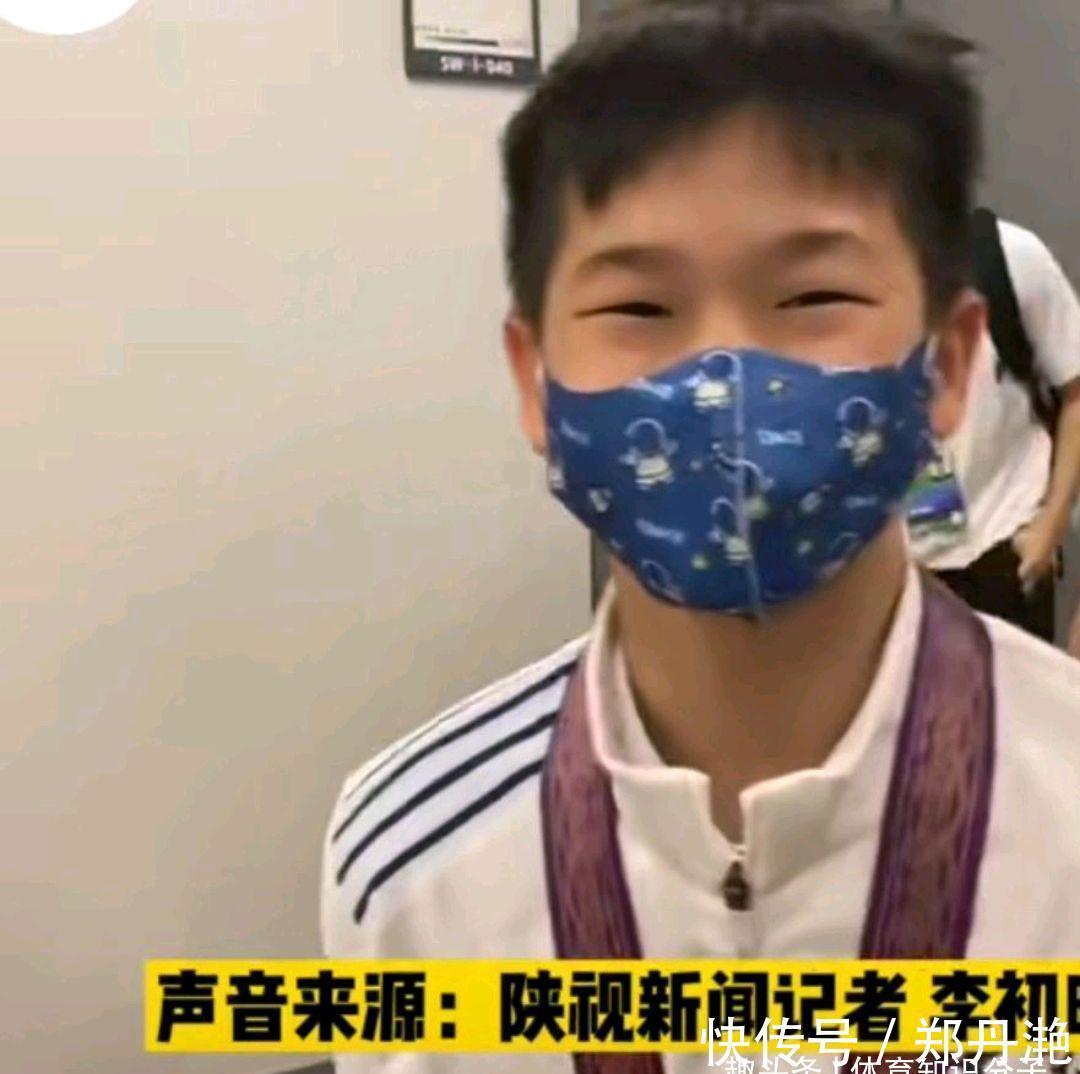 中國跳水隊(duì)|記者和全紅嬋套近乎！夸紅姐兩句她就上套了，自己主動向記者爆料