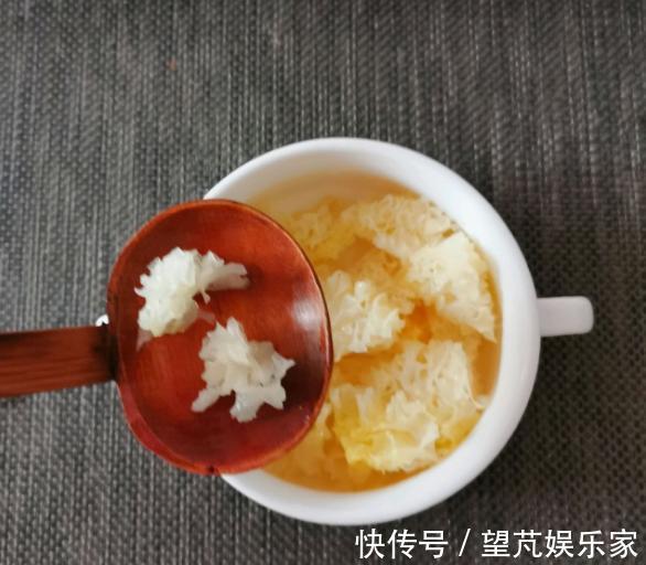 食物|秋季是养肺的“黄金期”,这润肺的食物经常吃一点,肺好人健康