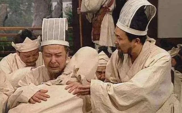 老祖宗常说“冷棺莫入村,热孝莫入门”,究竟啥意思