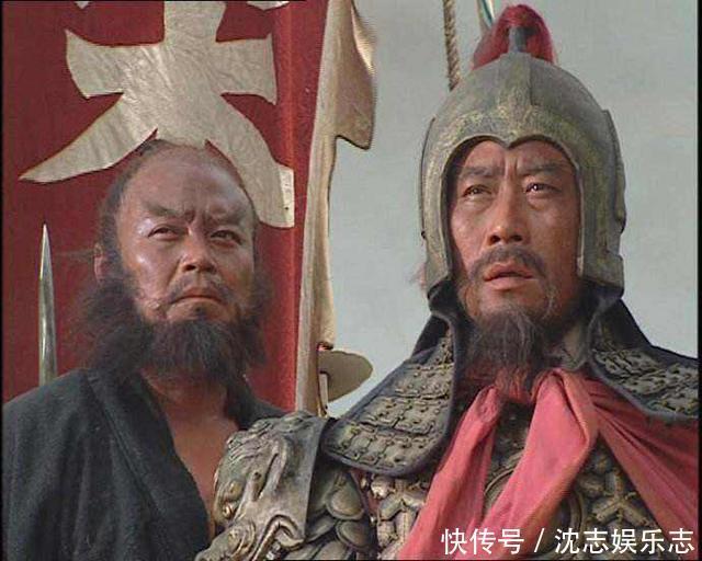 宋江整天扛个朴刀,到底会不会武功?答案:李逵根本不是他对手!