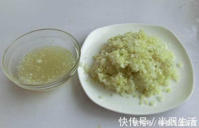 白菜做馅别直接拌,面点师告诉你详细做法,饱满不出水,鲜香好吃