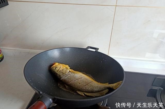  晒晒1家3口的午餐，不精致但好吃，网友羡慕，太幸福了！