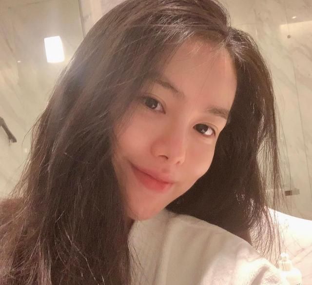 干枯|4个洗头小技巧,让你远离毛躁干枯,气质高级有女人味!