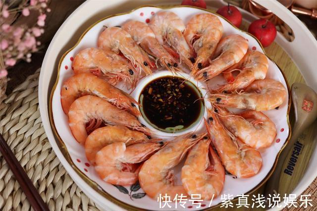 大虾|吃鲜虾，海边渔民的“无水白灼”做法，虾肉细嫩香甜，鲜味不流失